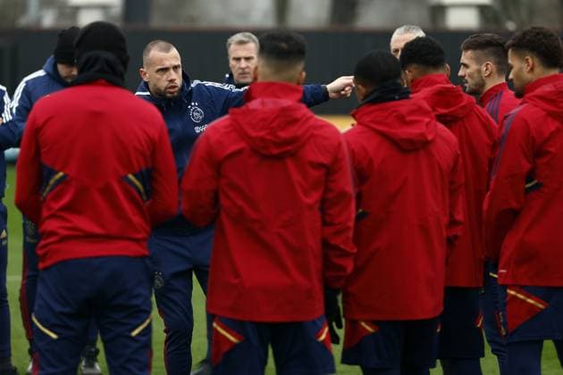 AMSTERDAM - Ajax coach John Heitinga during a training session prior to the UEFA Europa League play-off match between FC Union Berlin and Ajax Amsterdam at sportpark de Toekomst on February 22, 2023 in Amsterdam, Netherlands. ANP KOEN VAN WEEL UEFA Europa League Play-off MD-1 2022 2023 xVIxANPxSportx xxANPxIVx 463316577 originalFilename: 463316577.jpg