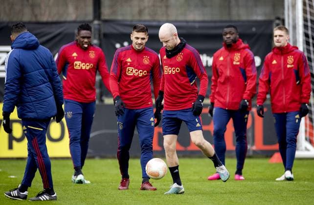 AMSTERDAM - Calvin Bassey, Dusan Tadic, Davy Klaassen, Brian Brobbey and Kenneth Taylor during a training session ahead of the UEFA Europa League play-off match between FC Union Berlin and Ajax Amsterdam at sportpark de Toekomst on February 22, 2023 in Amsterdam, Netherlands. ANP KOEN VAN WEEL UEFA Europa League Play-off MD-1 2022 2023 xVIxANPxSportx xxANPxIVx 463319191 originalFilename: 463319191.jpg