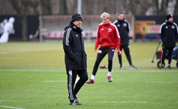 Football, men, season 2022 2023, Europa League, 1 FC Union Berlin, training before the match against Ajax Amsterdam, f l coach Urs Fischer 1 FC Union Berlin , Morten Thorsby 1 FC Union Berlin , 22 02 2022, Copyright: xMatthiasxKochx