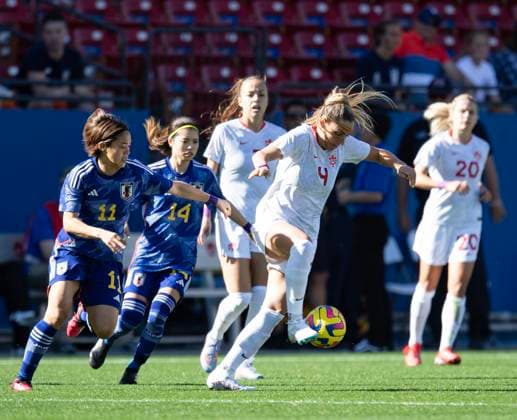 February 22, 2023, Frisco, Texas, U.S: Canadian player 4 SHELINA ZADORSKY keeping the ball away from the Japanese players 11 RIKAKO KOBAYASHI and 14 YUI HASEGAWA Frisco U.S. - ZUMAm147 20230222_zap_m147_013 Copyright: xHossxMcBainx