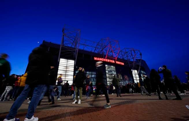 Manchester, England, 23rd February 2023. Fans arriving at the stadium prior to the UEFA Europa League match at Old Trafford, Manchester. Picture credit should read: Andrew Yates Sportimage EDITORIAL USE ONLY. No use with unauthorised audio, video, data, fixture lists, club league logos or live services. Online in-match use limited to 120 images, no video emulation. No use in betting, games or single club league player publications. SPI-2256-0001