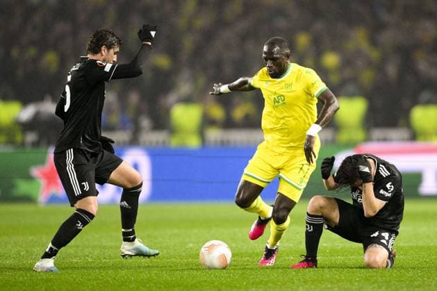 Moussa Sissoko (Nantes) vs Manuel Locatelli (Juventus) FOOTBALL : Nantes vs Juventus de Turin - Barrage retour Ligue Europa - 23 02 2023 JBAutissier Panoramic 