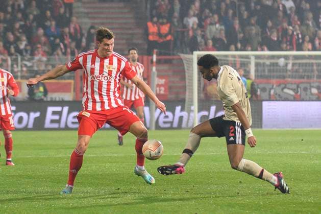 v l Kevin Behrens 1 FC Union Berlin, 17 , Jurrien Timber Ajax Amsterdam, 02 , duel, action, fight, GER, 1 FC Union Berlin vs AFC Ajax Amsterdam, UEFA Europa League , Rückckspiel, Saison Spielzeit 2022 2023, 23 02 2023, DFL REGULATES PROHIBIT ANY USE OF PHOTOGRAPHS AS IMAGE SEQUENCES AND OR QUASI VIDEO, GER, Berlin, 1 FC Union Berlin vs Ajax Amsterdam, UEFA Europa League , Rückckspiel, Saison Spielzeit 2022 2023, 23 02 2023, fcuafc, afc, Berlin Copyright: xUwexKoch Eibner-Pressefotox EP_UKH