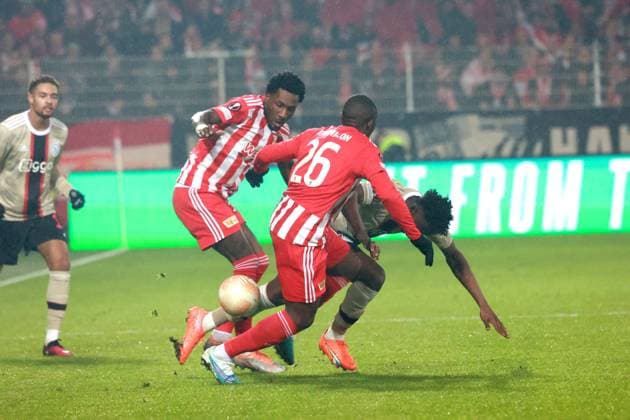 DEU, DFL, 1 FBL, 1 FC Union vs Alax Amsterdamm, 23 02 2023, Stadion Alte Foersterei, Berlin, DEU, DFL, 1 FBL, 1 FC Union vs Alax Amsterdamm, in picture Sheraldo Becker 1 FC Union Berlin 27 , Jerome Roussillon 1 FC Union Berlin 26 , Mohammed Kudus Ajax Amsterdam 20 DFL regulations prohibit any use of Photographs as image sequences and or quasi video Foto Juergen Engler nordphoto GmbH JuergenxEngler nph00076