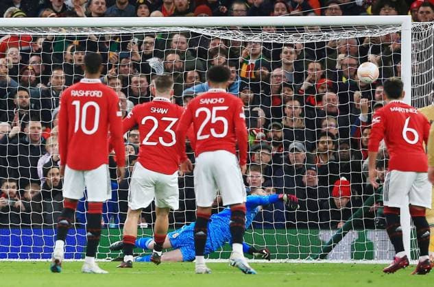 Mandatory Credit: Photo by Matt West Shutterstock (13775740o) Manchester United, ManU goalkeeper David De Gea is unable to stop the penalty kick scored by Robert Lewandowski of Barcelona 0-1 Manchester United v Barcelona, UEFA Europa League, Play-Off Round, Second Leg, Football, Old Trafford, Manchester, UK - 23 Feb 2023 EDITORIAL USE ONLY No use with unauthorised audio, video, data, fixture lists, club league logos or live services. Online in-match use limited to 120 images, no video emulation. No use in betting, games or single club league player publications. Manchester United v Barcelona, UEFA Europa League, Play-Off Round, Second Leg, Football, Old Trafford, Manchester, UK - 23 Feb 2023 EDITORIAL USE ONLY No use with unauthorised audio, video, data, fixture lists, club league logos or live services. Online in-match use limited to 120 images, no video emulation. No use in betting, games or single club league player publications.  Copyright: xMattxWest Shutterstockx 13775740o