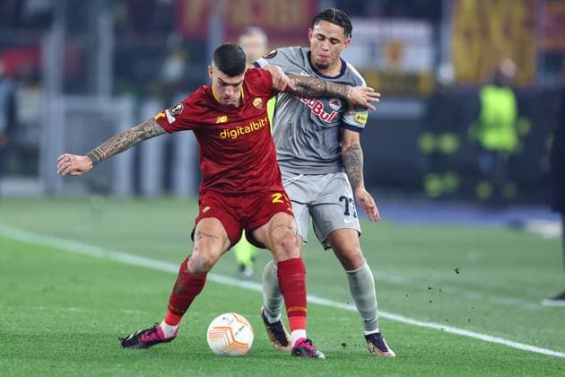 SOCCER - UEFA EL, Roma vs RBS ROME,ITALY,23.FEB.23 - SOCCER - UEFA Europa League, play off, AS Roma vs Red Bull Salzburg. Image shows Gianluca Mancini (Roma) and Noah Okafor (RBS).  GEPAxpictures xDavidxGeieregger