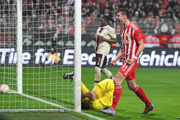 Football, men, season 2022 2023, Europa League, play offs to the round of 16, second leg , 1 FC Union Berlin Ajax Amsterdam, Robin Knoche 1 FC Union Berlin goal celebration, cheers after his goal to 1 0 , 23 02 2022, Copyright: xMatthiasxKochx