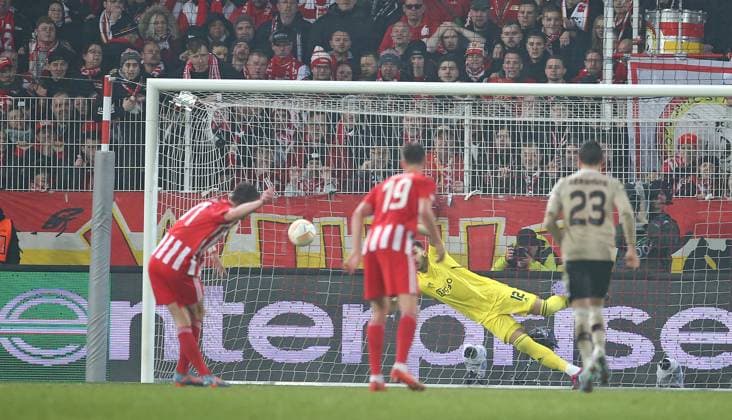23 02 2023, Football UEFA Europa League 2022 2023, KO Play Off, 1 FC Union Berlin Ajax Amsterdam, at Stadion An der Alten Försterei Berlin Goal to 1 0 by hand penalty DFL and DFB regulations prohibit any use of photographs as image sequences and or quasi video