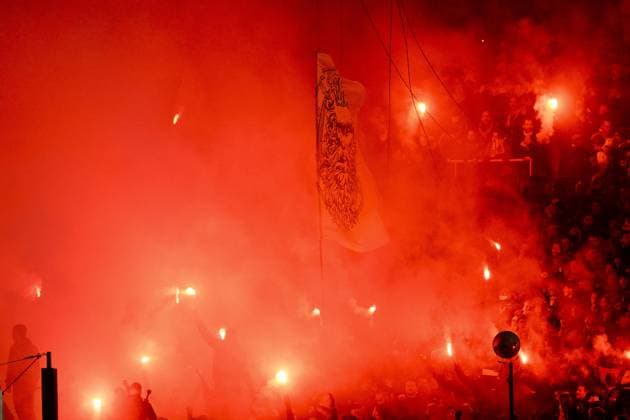 Supporters de Nantes - Fumigenes - Ambiance FOOTBALL : Nantes vs Juventus de Turin - Barrage retour Ligue Europa - 23 02 2023 JBAutissier Panoramic 