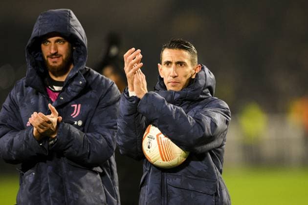 joie de Angel Di Maria (Juventus) avec son ballon du triple en fin de match FOOTBALL : Nantes vs Juventus de Turin - Barrage retour Ligue Europa - 23 02 2023 JBAutissier Panoramic 