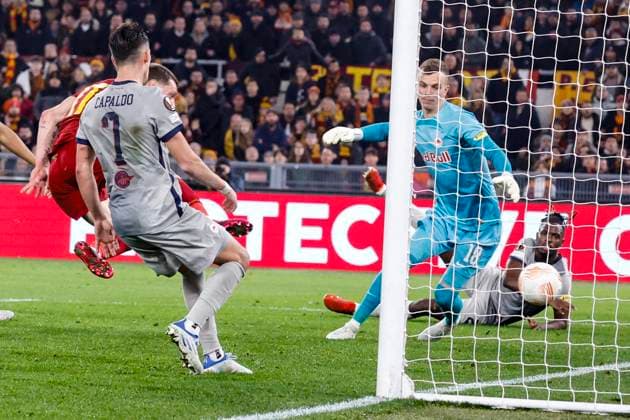 February 23, 2023, ROME, ITALY: Roma™s Andrea Belotti (L) scores during the UEFA Europa League play off second leg soccer match between AS Roma and RB Salzburg, at the Olimpico stadium in Rome, Italy, 23 February 2023.ANSA FABIO FRUSTACI ROME ITALY - ZUMAa110 20230223_zaf_a110_041 Copyright: xFabioxFrustacix
