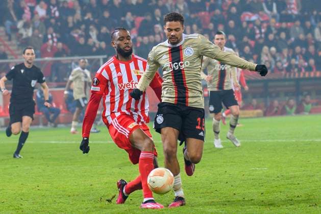 v l Jordan Siebatcheu 1 FC Union Berlin, 45 , Devyne Rensch Ajax Amsterdam, 15 , one-on-one, action, fight, GER, 1 FC Union Berlin vs AFC Ajax Amsterdam, UEFA Europa League , Rückckspiel, Saison Spielzeit 2022 2023, 23 02 2023, DFL REGULATES PROHIBIT ANY USE OF PHOTOGRAPHS AS IMAGE SEQUENCES AND OR QUASI VIDEO, GER, Berlin, 1 FC Union Berlin vs Ajax Amsterdam, UEFA Europa League , Rückckspiel, Saison Spielzeit 2022 2023, 23 02 2023, fcuafc, afc, Berlin Copyright: xUwexKoch Eibner-Pressefotox EP_UKH