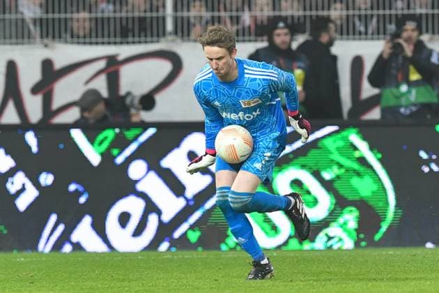 Football, men, season 2022 2023, Europa League, play offs to the round of 16, second leg , 1 FC Union Berlin Ajax Amsterdam, goalkeeper Frederik Rönnow 1 FC Union Berlin in action, on the ball, individual action , 23 02 2022, Copyright: xMatthiasxKochx