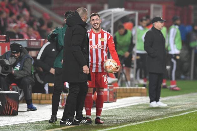Football, men, season 2022 2023, Europa League, play offs to the round of 16, second leg , 1 FC Union Berlin Ajax Amsterdam, f l Head coach John Heitinga Ajax Amsterdam and Josip Juranovic 1 FC Union Berlin , 23 02 2022, Copyright: xMatthiasxKochx