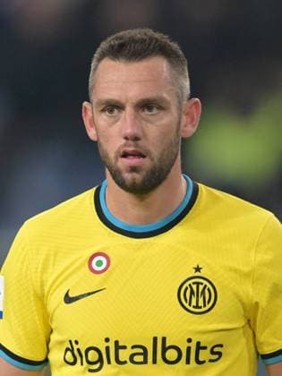 GENOA - Stefan de Vrij of FC Internazionale Milano during the Italian Serie A match between UC Sampdoria v FC Internazionale Milan at Luigi Ferraris stadium on February 13, 2023 in Genoa, Italy. AP Dutch Height Serie A Italy 2022 2023 xVIxANPxSportx xGerritxvanxKeulenxIVx 463457755 originalFilename: 463457755.jpg