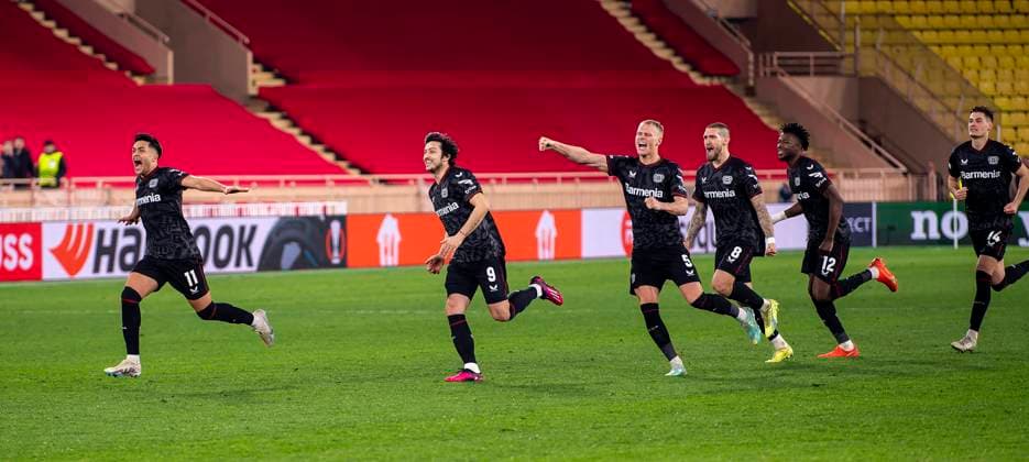 23 02 2023, Football UEFA Europa League 2022 2023, K o rounds play off second leg, AS Monaco Bayer 04 Leverkusen AS Monaco, Stade Louis II in Monaco jubilation after winning the penalty shootout at Leverkusen, Nadiem Amiri Leverkusen , Sarder Azmoun Leverkusen , Mitchel Bakker Leverkusen , Robert Andrich Leverkusen , Edmond Tapsoba Leverkusen DFL and DFB regulations prohibit any use of photographs as image sequences and or quasi video