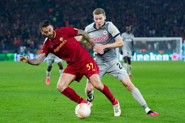AS Roma v FC Salzburg - UEFA Europa League Leonardo Spinazzola of AS Roma and Ignace Van Der Brempt of FC Salzburg compete for the ball during the UEFA Europa League knockout round play-off leg two match between AS Roma and FC Salzburg at Stadio Olimpico, Rome, Italy on 23 February 2023. Rome Rome Italy  Copyright: xGiuseppexMaffiax originalFilename:maffia-asromavf230223_npz7n.jpg