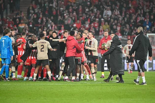 Football, men, season 2022 2023, Europa League, Play Offs to the round of 16, second leg , 1 FC Union Berlin Ajax Amsterdam, Rumulte Rudelbildung between players of Ajax Amsterdam and 1 FC Union Berlin , 23 02 2022, Copyright: xMatthiasxKochx