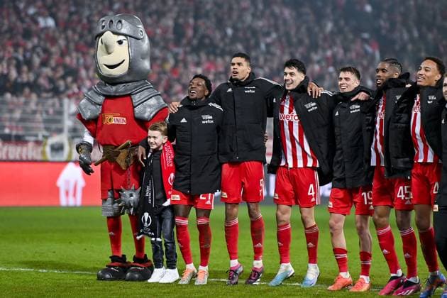 Sport Bilder des Tages BERLIN, 23-02-2023, Stadion An der Alten Försterei, Europa League, season 2022 2023, between the match Union Berlin - Ajax, final result 3-1, Union Berlin player Sheraldo Becker and Union Berlin player Danilho Doekhi celebrating the win Union Berlin - Ajax  x19997367x Copyright: