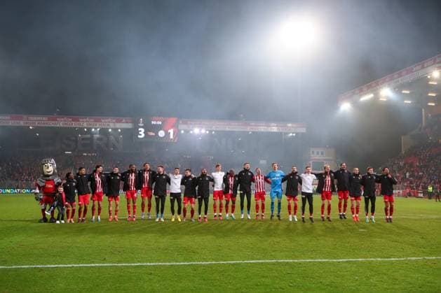 23 02 2023, xtgx, football UEFA Europa League, 1 FC Union Berlin Ajax Amsterdam emspor, v l Union cheering over the victory, cheering after the end of the game DFL DFB REGULATES PROHIBIT ANY USE OF PHOTOGRAPHS as IMAGE SEQUENCES and or QUASI VIDEO Berlin
