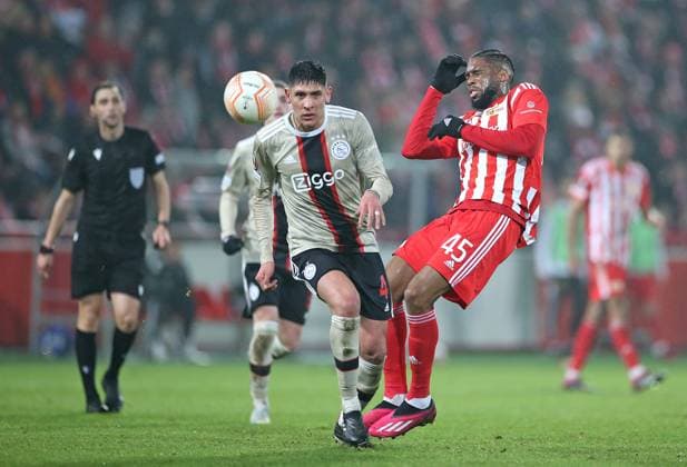 23 02 2023, Football UEFA Europa League 2022 2023, KO Play Off, 1 FC Union Berlin Ajax Amsterdam, at Stadion An der Alten Försterei Berlin L R Edson Alvarez Ajax Amsterdam vs Jordan Siebatcheu Union Berlin DFL and DFB regulations prohibit any use of photographs as image sequences and or quasi video