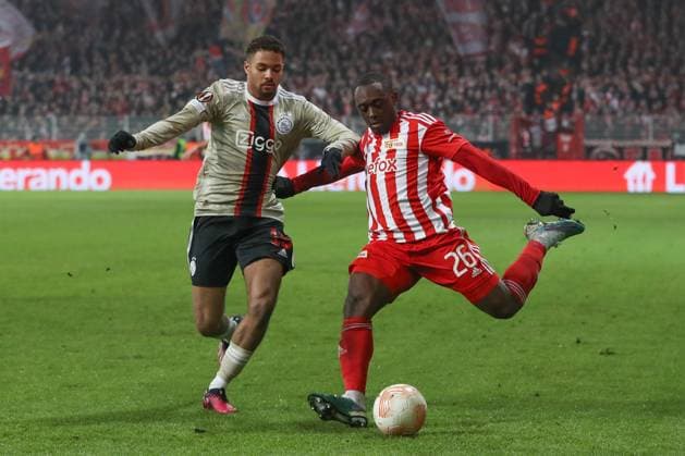 23 02 2023, xtgx, football Europa League 1 8 final, 1 FC Union Berlin Ajax Amsterdam emspor, v l Devyne Rensch Ajax Amsterdam, 15 , Jerome Roussillon Union Berlin, 26 duel, duel, fight, tackle DFL DFB REGULATIONS PROHIBIT ANY USE OF PHOTOGRAPHS as IMAGE SEQUENCES and or QUASI VIDEO Stadion an der Alten Foersterei