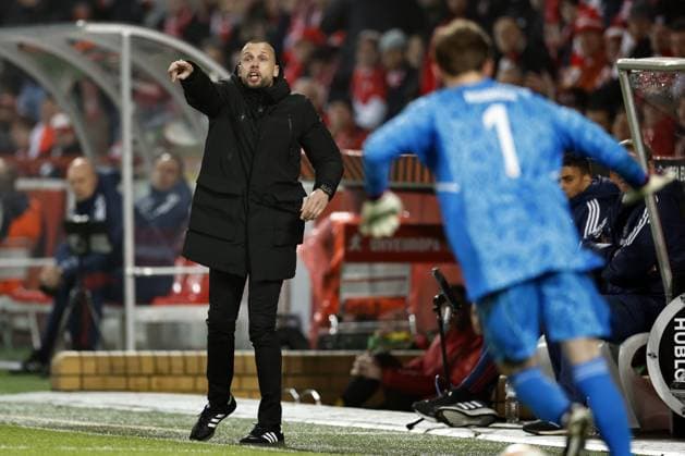 BERLIN - Ajax coach John Heitinga during the UEFA Europa league play-off match between FC Union Berlin and Ajax Amsterdam and at Stadion An der Alten Forsterei on February 23, 2023 in Berlin, Germany. ANP MAURICE VAN STONE 1. FC Union Berlin v AFC Ajax: Knockout Round Play-Off Leg Two - UEFA Europa League 2022 2023 xVIxANPxSportx xxANPxIVx 463460751 originalFilename: 463460751.jpg