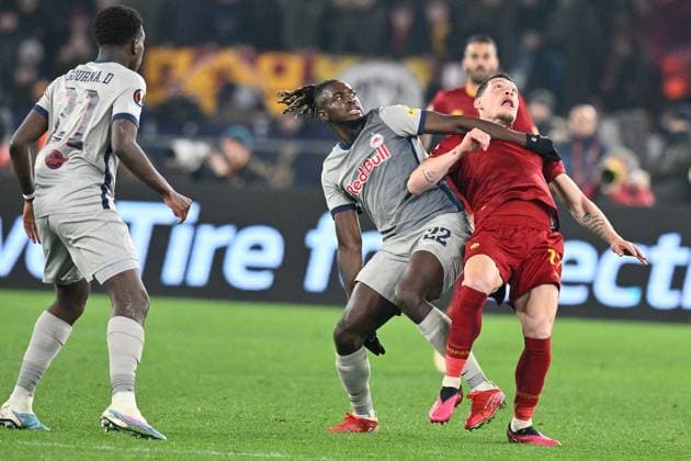 23rd February 2023, Stadio Olimpico, Rome, Italy; Europa League Football; Roma versus FC Red Bull Salzburg; Oumar Solet of FC Salzburg and Andrea Belotti of AS Roma  ActionPlus12479588 AllShotLive
