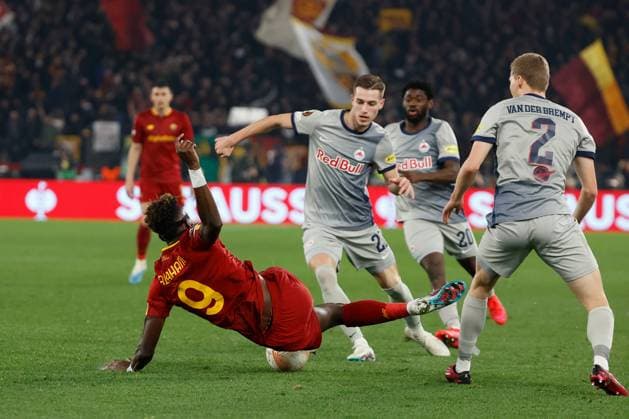 February 23, 2023, Rome, Italy: Rome, Italy, Olimpico stadium, February 23, 2023, Tammy Abraham of AS Roma Luka Susic of Salzburg during AS Roma vs RB Salzburg - football Europa League match. football Europa League match - AS Roma vs RB Salzburg, Rome, Italy - ZUMAl164 20230223_zsa_l164_373 Copyright: xAgnxFotox