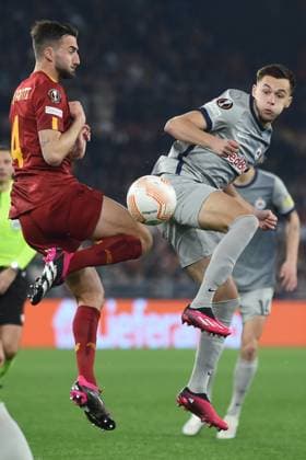 Soccer, Europa League match AS Roma v FC Salzburg Bryan Cristante of AS Roma,Amar Dedic of Red Bull Salzburg during the Uefa Europa League match AS Roma v FC Salzburg at Olimpico stadium in Rome, Italy, 23rd February 2023. Imago-Images Emmefoto Copyright: xImago-Images Emmefotox
