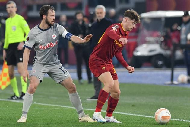 Soccer, Europa League match AS Roma v FC Salzburg Andreas Ulmer of Red Bull Salzburg,Nicola Zalewski of AS Roma during the Uefa Europa League match AS Roma v FC Salzburg at Olimpico stadium in Rome, Italy, 23rd February 2023. Imago-Images Emmefoto Copyright: xImago-Images Emmefotox