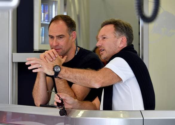 24 02 2023, Bahrain International Circuit, Sakhir, Formula 1 test drives in Bahrain 2023 , in picture Managing Director Oliver Mintzlaff Red Bull , Team Principal Christian Horner Red Bull Racing Honda Sakhir Bahrain International Circuit Bahrain  eu-images-506