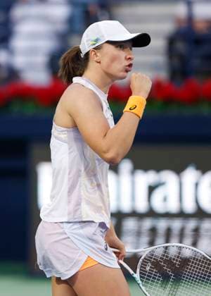 Iga Swiatek makes fist and cheer, cheer, joy, emotion Tennis Dubai Tennis Championships 2023 WTA Dubai Duty Free Tennis Stadium Dubai United Arab Emirates 24 February 2023 Copyright: xJuergenxHasenkopfx