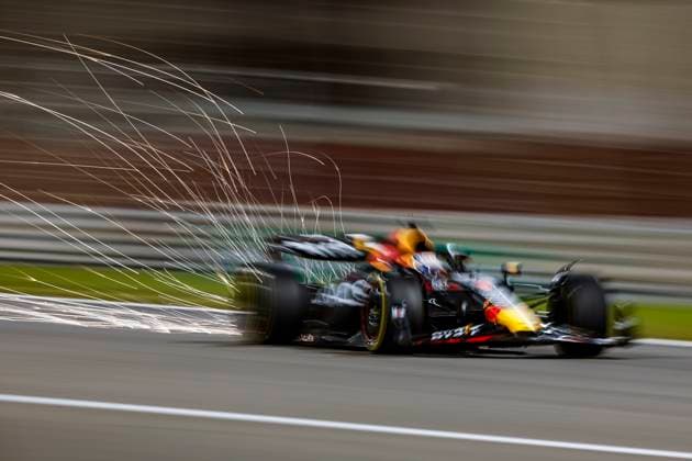 01 VERSTAPPEN Max (nld), Red Bull Racing RB19, action during the Formula 1 Aramco pre-season testing 2023 of the 2023 FIA Formula One World Championship, WM, Weltmeisterschaft from February 23 to 25, 2023 on the Bahrain International Circuit, in Sakhir, Bahrain - FORMULE 1 : Tests de pre saison - Bahrein - 24 02 2023 DPPI Panoramic  00123001__R3_6268
