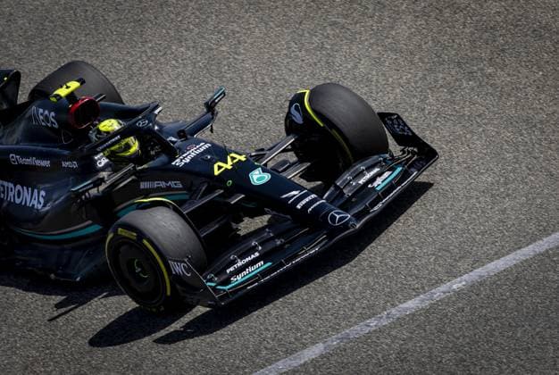 BAHRAIN - Lewis Hamilton (Mercedes) during the second day of testing at the Bahrain International Circuit ahead of the start of the Formula 1 season. ANP SEM VAN DER WAL netherlands out - belgium out BAHREIN xVIxxIVx 463506157 originalFilename: 0203552357st.jpg