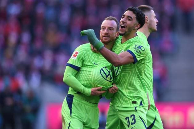 Sport Themen der Woche KW08 Sport Bilder des Tages Fußball 1. Bundesliga 22. Spieltag 1. FC Köln - VfL Wolfsburg am 25.02.2023 im RheinEnergieStadion in Köln Torjubel Jubel Tor zum 0:2 durch Maximilian Arnold ( Wolfsburg ) DFL regulations prohibit any use of photographs as image sequences and or quasi-video. *** Soccer 1 Bundesliga 22 Matchday 1 FC Köln VfL Wolfsburg on 25 02 2023 at RheinEnergieStadion in Cologne Goal celebrations Goal to 0 2 by Maximilian Arnold Wolfsburg DFL regulations prohibit any use of photographs as image sequences and or quasi video xHDx