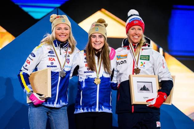 230225 Silver medalist Frida Karlsson of Sweden, Gold medalist Ebba Andersson of Sweden and bronze medalist Astrid oyre Slind of Norway celebrate at the Medal ceremony for the women?s cross country skiing skiathlon during the FIS Nordic Ski World Championships on February 25, 2023 in Kranjska Gora Photo Petter Arvidson BILDBYRAN code PA PA0521 ski cross country skiing cross-country ski wm 2023 fis nordic ski world championships bbeng fis nordic world ski championships wm ski wm medal ceremony medal ceremony jubel,  Copyright: PETTERxARVIDSON BB230225PA168