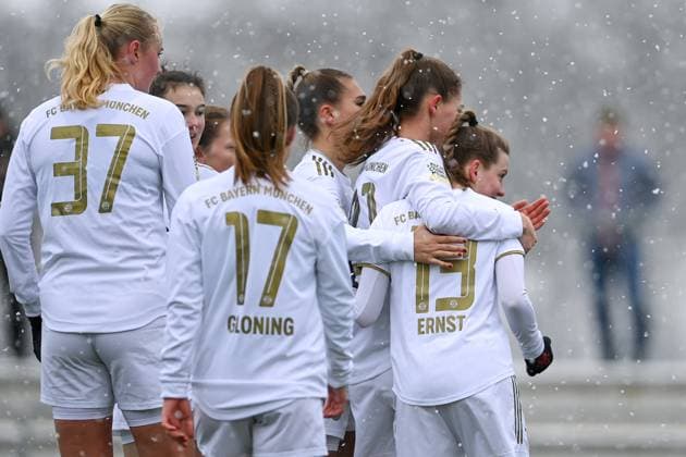 FC Bayern players celebrating the goal, celebrating the goal, celebrating the goal, celebrating the goal to 1 0 by Sarah Ernst FCB, 13 1 v re , optimistic, action, action, 26 02 2023, Munich Germany , Soccer,2 Women Bundesliga, FC Bayern München II 1 FC Köln II, DFB DFL REGULATIONS PROHIBIT ANY USE OF PHOTOGRAPHS AS IMAGE SEQUENCES AND OR QUASI VIDEO xslx
