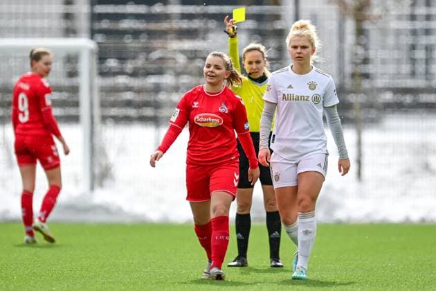 Julia Boike referee shows Antonia Langshausen Cologne, 2 the yellow card, warning, yellow card, 26 02 2023, Munich Germany , Football,2 Women Bundesliga, FC Bayern Munich II 1 FC Cologne II, DFB DFL REGULATIONS PROHIBIT ANY USE OF PHOTOGRAPHS AS IMAGE SEQUENCES AND OR QUASI VIDEO xslx