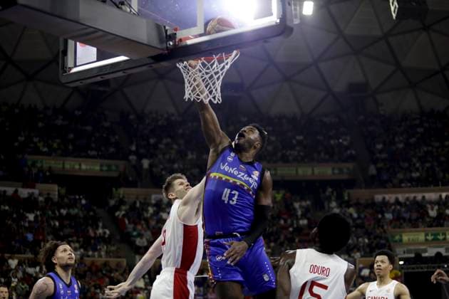 February 26, 2023, Caracas, Caracas Venezuela, Venezuela: CARACAS, VENEZUELA - FEBRUARY 26: Nestor Colmenares of Venezuela shoots to score against Canada during the Americas qualifiers for the FIBA Ã¢â‚¬¹Ã¢â‚¬¹Basketball World Cup 2023 basketball game, at Poliedro de Caracas, in Caracas, Venezuela, on February 26, 2023. Caracas Venezuela - ZUMAp175 20230226_zsa_p175_030 Copyright: xPedroxRancesxMatteyx