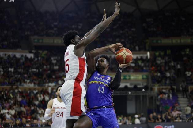 February 26, 2023, Caracas, Caracas Venezuela, Venezuela: CARACAS, VENEZUELA - FEBRUARY 26: Nestor Colmenares of Venezuela shoots to score against Canada during the Americas qualifiers for the FIBA Ã¢â‚¬¹Ã¢â‚¬¹Basketball World Cup 2023 basketball game, at Poliedro de Caracas, in Caracas, Venezuela, on February 26, 2023. Caracas Venezuela - ZUMAp175 20230226_zsa_p175_037 Copyright: xPedroxRancesxMatteyx