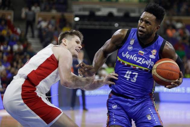 February 26, 2023, Caracas, Caracas Venezuela, Venezuela: CARACAS, VENEZUELA - FEBRUARY 26: Nestor Colmenares of Venezuela competes for the ball with Conor Morgan of Canada during the FIBA Ã¢â‚¬¹Ã¢â‚¬¹Basketball World Cup 2023 Americas Qualifiers basketball game, Poliedro de Caracas, in Caracas, Venezuela, on February 26 of 2023. Caracas Venezuela - ZUMAp175 20230226_zsa_p175_054 Copyright: xPedroxRancesxMatteyx