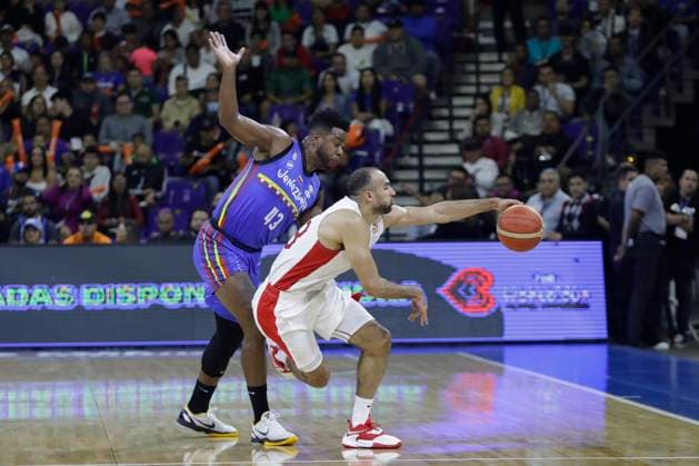 February 26, 2023, Caracas, Caracas Venezuela, Venezuela: CARACAS, VENEZUELA - FEBRUARY 26: Phill Scrubb Posthumus vies for the ball with Nestor Colmenares of Venezuela during the FIBA Basketball World Cup 2023 Americas Qualifiers basketball game, Poliedro de Caracas, in Caracas, Venezuela, on February 26 of 2023. Caracas Venezuela - ZUMAp175 20230226_zsa_p175_058 Copyright: xPedroxRancesxMatteyx