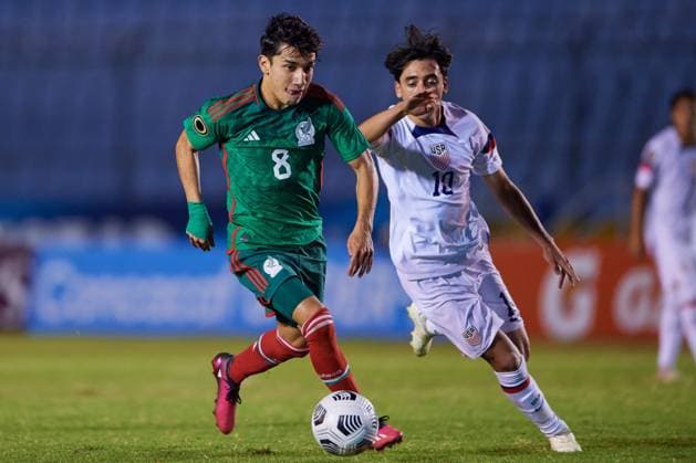 RECORD DATE NOT STATED Concacaf U-17 Championship 2023 Mexico vs United States Final (L-R), Jose Urias of Mexico and Cruz Medina of USA during the game Mexico (Mexican national team, Nationalteam vs United States (USA) corresponding to the great final of the Concacaf Under-17 Mens Championship Guatemala 2023, at Doroteo Guamuch Flores Stadium, on February 26, 2023. <br><br> (I-D), , Jose Urias de Mexico y Cruz Medina de USA durante el partido Mexico (Seleccion Nacional Mexicana) vs Estados Unidos (EUA), correspondiente a la gran final del campeonato Masculino Sub-17 de la Concacaf Guatemala 2023, en el Estadio Doroteo Guamuch Flores, el 26 de Febrero de 2023. CIUDAD DE GUATEMALA GUATEMALA GUATEMALA  Copyright: xCristianxdexMarchenax 20230226195148_CC_U17_F_MEX_USA_URIAS73
