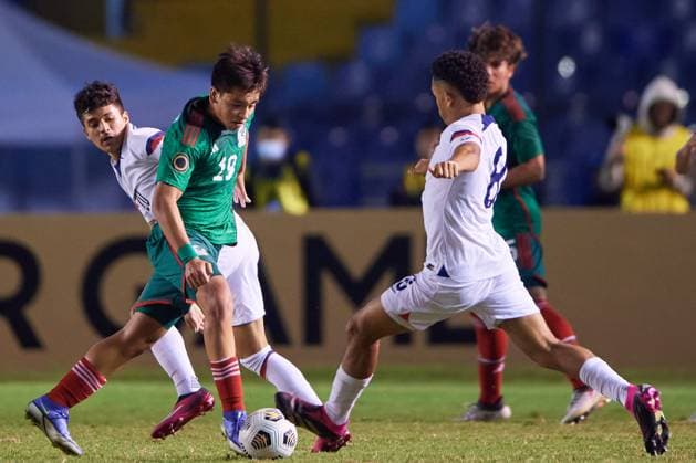 RECORD DATE NOT STATED Concacaf U-17 Championship 2023 Mexico vs United States Final (L-R), Joaquin Moxica of Mexico and Pedro Soma of USA during the game Mexico (Mexican national team, Nationalteam vs United States (USA) corresponding to the great final of the Concacaf Under-17 Mens Championship Guatemala 2023, at Doroteo Guamuch Flores Stadium, on February 26, 2023. <br><br> (I-D), Joaquin Moxica de Mexico y Pedro Soma de USA durante el partido Mexico (Seleccion Nacional Mexicana) vs Estados Unidos (EUA), correspondiente a la gran final del campeonato Masculino Sub-17 de la Concacaf Guatemala 2023, en el Estadio Doroteo Guamuch Flores, el 26 de Febrero de 2023. CIUDAD DE GUATEMALA GUATEMALA GUATEMALA  Copyright: xCristianxdexMarchenax 20230226214110_CC_U17_F_MEX_USA_MOXICA133
