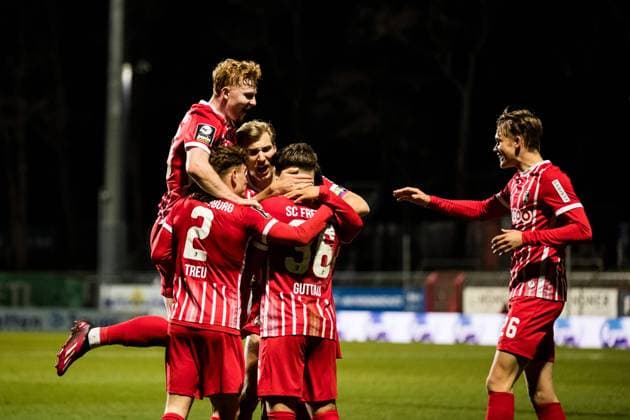 Sport Themen der Woche KW09 Entertainment Bilder des Tages Sport Bilder des Tages 3. Fussball Bundesliga; Viktoria Koeln - SC Freiburg II; 27.02.2023 Jubel zum 0:1 durch Julian Guttau (SC Freiburg II, 36) 3. Fussball Bundesliga, Viktoria Koeln - SC Freiburg II, Koeln, Sportpark Hoehenberg DFL REGULATIONS PROHIBIT ANY USE OF PHOTOGRAPHS AS IMAGE SEQUENCES AND OR QUASI-VIDEO. *** 3 Soccer Bundesliga Viktoria Koeln SC Freiburg II 27 02 2023 Cheers to 0 1 by Julian Guttau SC Freiburg II, 36 3 Soccer Bundesliga, Viktoria Koeln SC Freiburg II, Koeln, Sportpark Hoehenberg DFL REGULATIONS PROHIBIT ANY USE OF PHOTOGRAPHS AS IMAGE SEQUENCES AND OR QUASI VIDEO Copyright: xBEAUTIFULxSPORTS Wunderlx