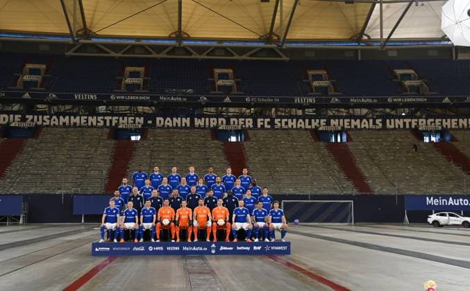 FC Schalke 04 1 BL, Porträttermin 2022 2023, team photo Top row from left , Ibrahima Cisse, Marcin Kaminski, Sebastian Polter, Sepp van den Berg, Moritz Jenz, Marius Bülter, Maya Yoshida 2 row from top, from left , Dominick Drexler, Tom Krauß FC Schalke 04 , Henning Matriciani, Michael Frey, Alex Kral, Kenan Karaman, Niklas Tauer, Eder Balanta 3 row from top, from left , Danny Latza, goalkeeper coach Simon Henzler, co-trainer Mike Büskens, Thomas Reis Head Coach , Markus Gellhaus Co Coach , Co Coach Matthias Kreutzer, Gerald Asamoah Head of Licensing , Soichiro Kozuki FC Schalke 04 , Leo Greiml FC Schalke 04 Bottom row from left , Tim Skarke FC Schalke 04 , Jere Uronen, Mehmet Can Aydin, Goalkeeper Michael Langer, Goalkeeper Alexander Schwolow, Goalkeeper Ralf Fährmann, Goalkeeper Justin Heekeren, Tobias Mohr, Rodrigo Zalazar, Cedric Brunner Gelsenkirchen North Rhine Westphalia Germany Team2