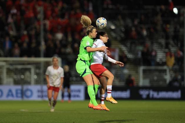 DFB Pokal women 2022 2023 quarterfinals, 1 FC Köln VfL Wolfsburg Lena Lattwein VfL, 8 , Manjou Wilde FC, 7 Köln Sportpark Höhenberg Nordrhein Westfalen Germany