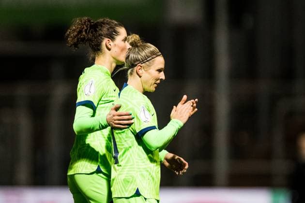 DFB Pokal der Frauen Viertelfinale, 1 FC Koeln VfL Wolfsburg 28 02 2023 Cheer to 0 2 by Svenja Huth VfL Wolfsburg 10 DFB Pokal der Frauen Viertelfinale, 1 FC Koeln VfL Wolfsburg, Koeln, Sportpark Hoehenberg DFB REGULATIONS PROHIBIT ANY USE OF PHOTOGRAPHS AS IMAGE SEQUENCES AND OR QUASI VIDEO Copyright: xBEAUTIFULxSPORTS Wunderlx