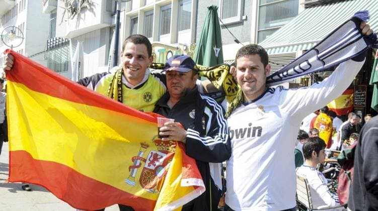 <p>Vor dem Halbfinalspiel Borussia Dortmund - Real Madrid am Mittwoch, 24.04.2013, in Dortmund. Die Fans von Borussia Dortmund und Real Madrid stimmen sich in der Dortmunder Innenstadt auf das Spiel am Abend ein. Deutschland NRW Dortrmund Copyright: ThomasxNitsche